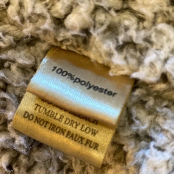 True Grit Sherpa vest - Picture 7 of 7